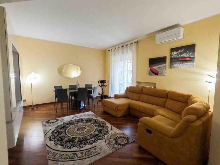 Appartamento Grazioso Con Parcheggio Privato Piacenza Dış mekan fotoğraf